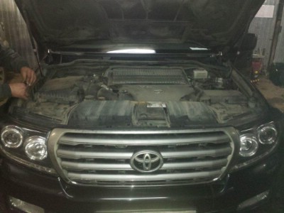 Установка лобового стекла Toyota Land Cruiser 2007-2012