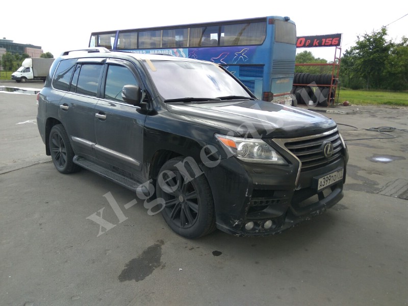 Лобовое стекло Toyota Landcruiser 200 V8 2007-2012