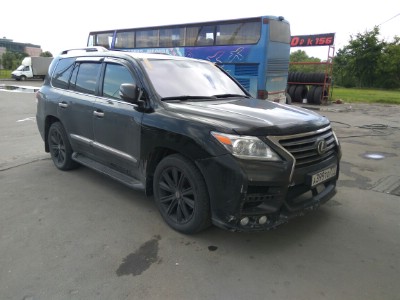 Установка автостекла Toyota Landcruiser 200 V8 2007-2012