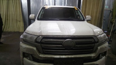 Установка автостекла Toyota Landcruiser 200 V8 (5D)