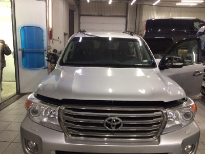 Установка лобового стекла Toyota Landcruiser (J200) V8 2008-