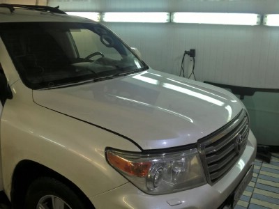 Установка лобового стекла Toyota Landcruiser 200 V8 (5d) 2007-2012