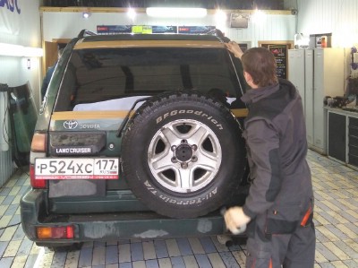 Установка заднего стекла Toyota Landcruiser J90 Prado 3Д5Д ВН 1996-2003