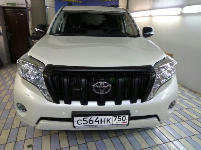 Установка лобового стекла Toyota Landcruiser Prado 2009-