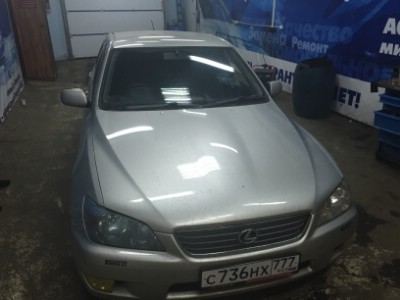 Установка лобового стекла Toyota LEXUS IS200IS300ALTEZZA 4D SED 1999-2005