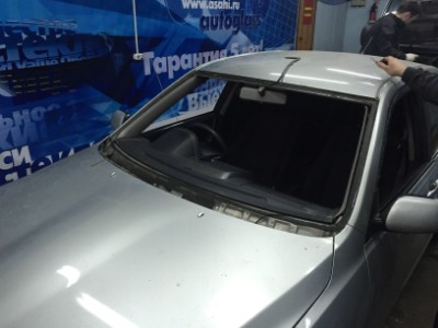 Установка лобового стекла Toyota LEXUS IS200IS300ALTEZZA 4D SED 1999-2005