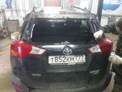 Установка заднего стекла Toyota Rav 4 2013-