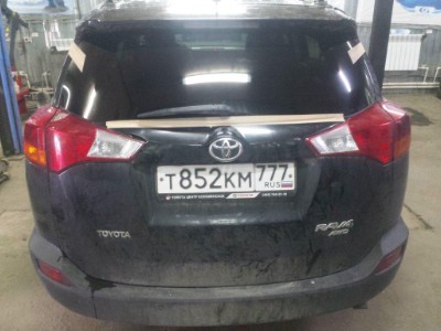 Установка заднего стекла Toyota Rav 4 2013-