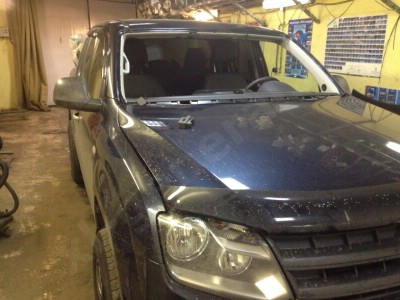 Установка автостекла Volkswagen Amarok 2D4D 2010-