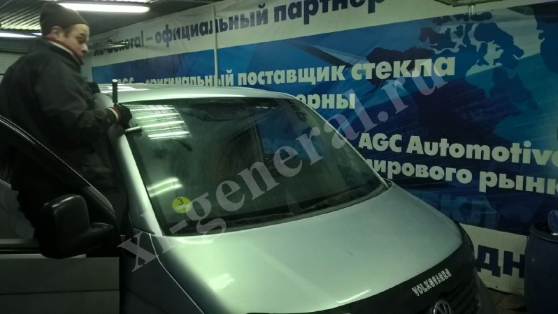 Лобовое стекло Volkswagen Multivan / Transporter T5 2003-2009