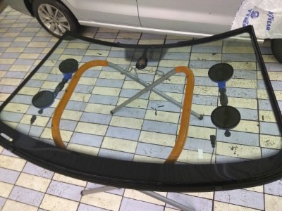 Установка лобового стекла Volkswagen Polo V SED 4D 2015-