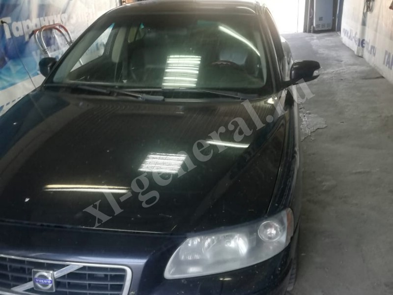 Лобовое стекло Volvo S60 V70 2000-