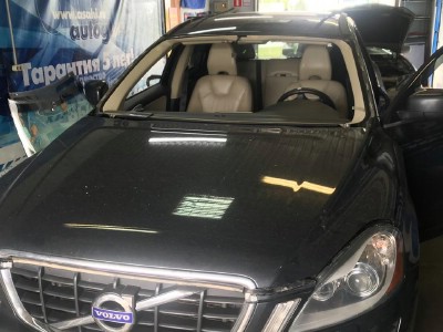 Установка лобового стекла Volvo XC60 2011-