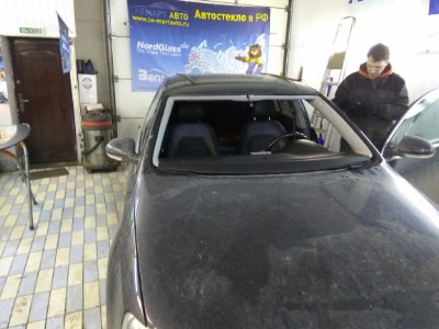 Установка лобового стекла Volkswagen Passat B6 4D SED 2005-2010