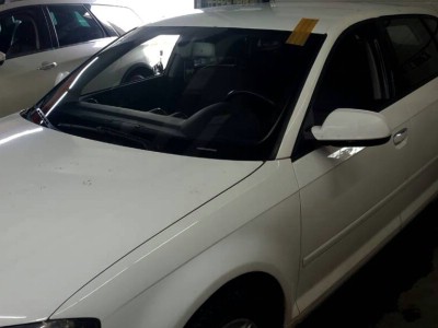 Установка лобового стекла Audi A3 2003-2013