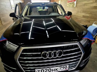 Установка лобового стекла Audi Q7 Quattro 2015-