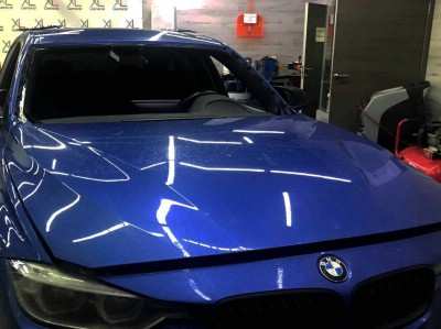 Установка лобового стекла BMW -