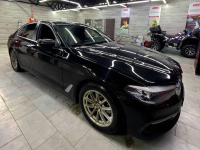 Установка лобового стекла BMW 5 2020-