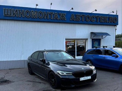 Установка лобового стекла BMW 5 G30 2019-2025
