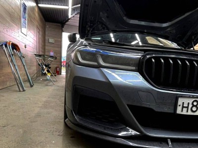 Установка лобового стекла BMW 5-Series G30 -