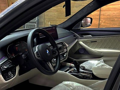 Установка лобового стекла BMW 5-Series G30 -