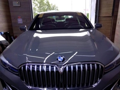 Установка лобового стекла BMW G11 2019-
