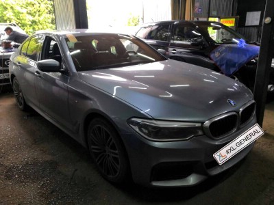 Установка лобового стекла BMW G30 -