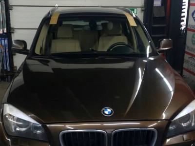 Установка лобового стекла BMW X1 E84 2009-2015