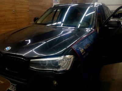 Установка лобового стекла BMW X3 -