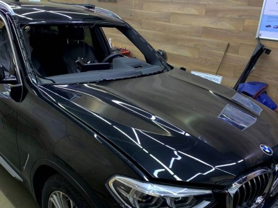 Установка лобового стекла BMW X3 G01 2017-2021