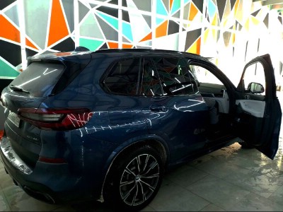 Установка лобового стекла BMW X5 2019-