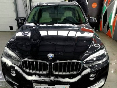 Установка лобового стекла BMW X5 F15 2013-2018