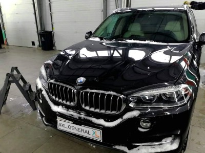 Установка лобового стекла BMW X5 F15 2013-2018