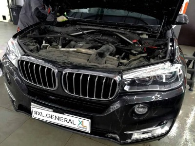 Установка лобового стекла BMW X5 F15 2013-2018
