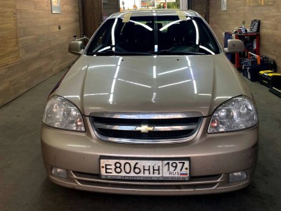 Установка лобового стекла Chevrolet Lacetti