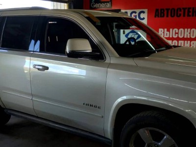 Установка лобового стекла Chevrolet Tahoe 2013-2021