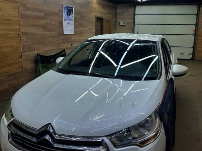 Установка лобового стекла Citroen C4 2010-