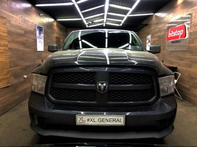 Установка лобового стекла Dodge RAM 2013-2018