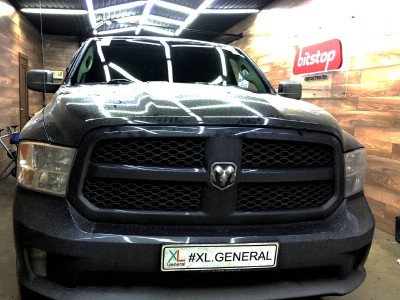 Установка лобового стекла Dodge RAM 2013-2018