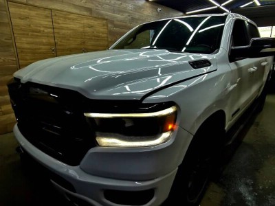 Установка лобового стекла Dodge Ram 2018-