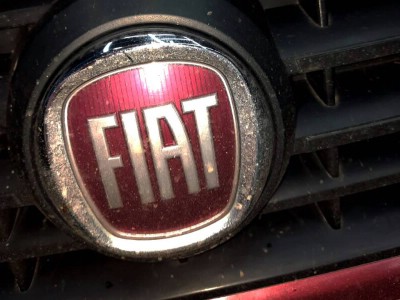 Установка лобового стекла Fiat Doblo 2001-2010