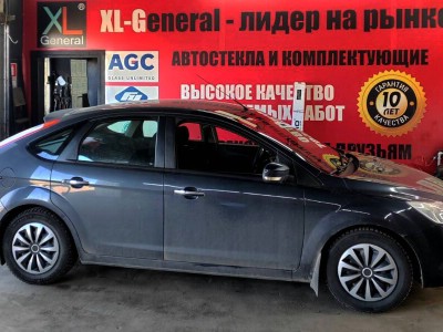 Установка лобового стекла Ford Focus II 2004-2011