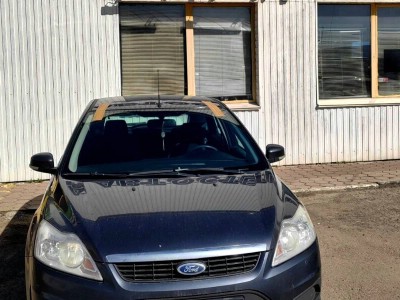 Установка лобового стекла Ford Focus II 2004-2011