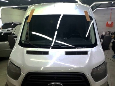 Установка лобового стекла Ford Transit 2014-