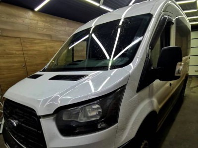 Установка лобового стекла Ford Transit 2014-