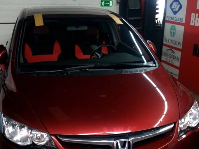 Установка лобового стекла Honda ivic VIII 2005-2011