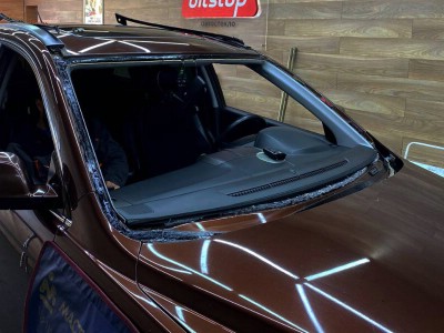 Установка лобового стекла Honda CR-V -