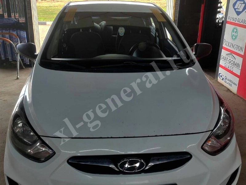 Установка автостекла Hyundai Solaris 2010-