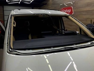 Установка лобового стекла Hyundai Staria 2021-