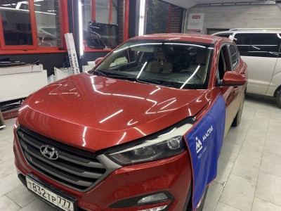 Установка лобового стекла Hyundai Tucson 2015-